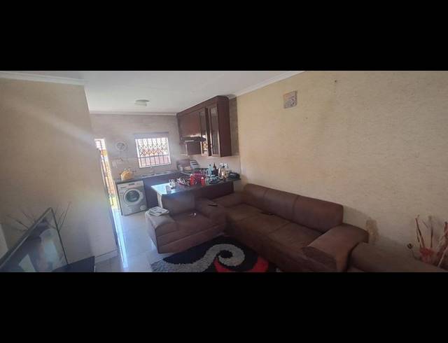 3 BEDROOM TOWNHOUSE FOR SALE IN WITPOORTJIE